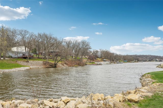 8137 Ivy Street, Dexter, IA 50070