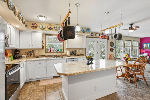 8137 Ivy Street, Dexter, IA 50070