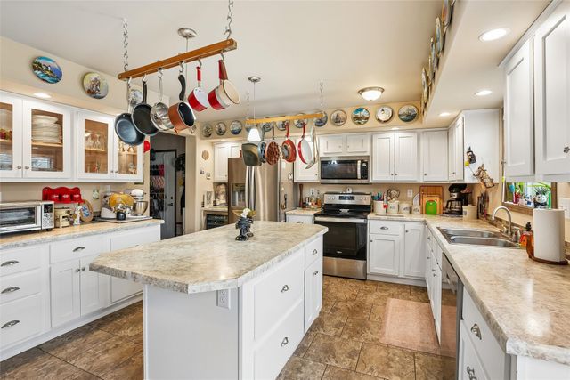 8137 Ivy Street, Dexter, IA 50070