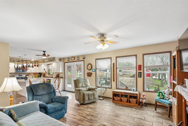 8137 Ivy Street, Dexter, IA 50070