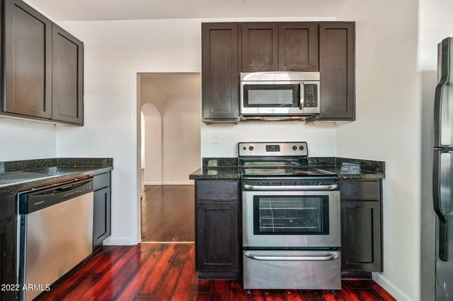 3949 E EARLL Drive 14, Phoenix, AZ 85018