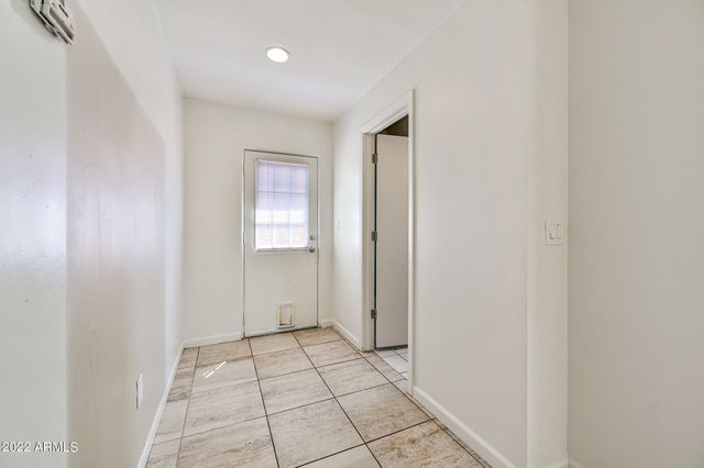 3949 E EARLL Drive 14, Phoenix, AZ 85018