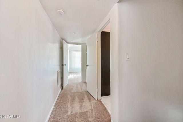 3949 E EARLL Drive 14, Phoenix, AZ 85018