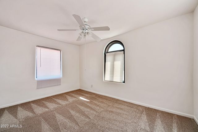 3949 E EARLL Drive 14, Phoenix, AZ 85018