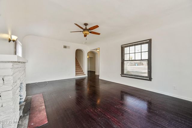 3949 E EARLL Drive 14, Phoenix, AZ 85018