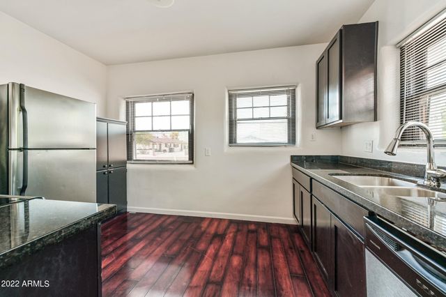 3949 E EARLL Drive 14, Phoenix, AZ 85018