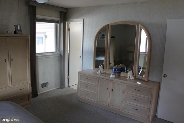 8 MINT LEAF DR, Hamilton, NJ 08690