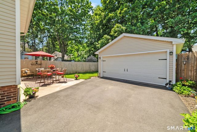 65 Ford Street, Hamden, CT 06517