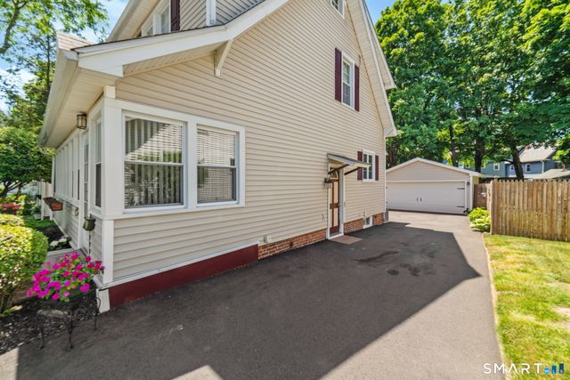 65 Ford Street, Hamden, CT 06517