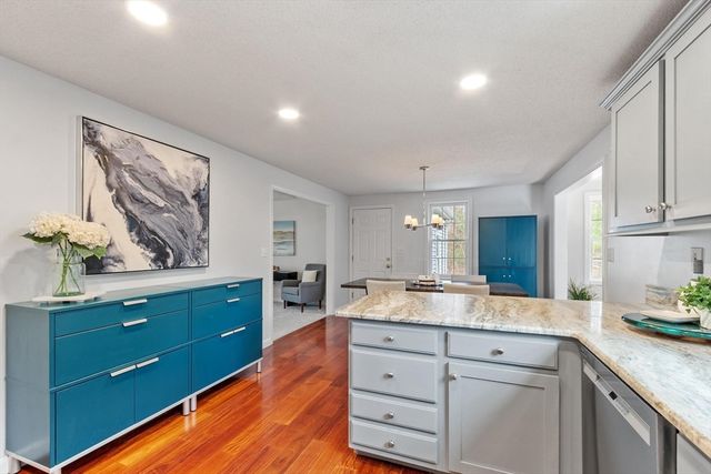 5 Maura Circle, Westford, MA 01886