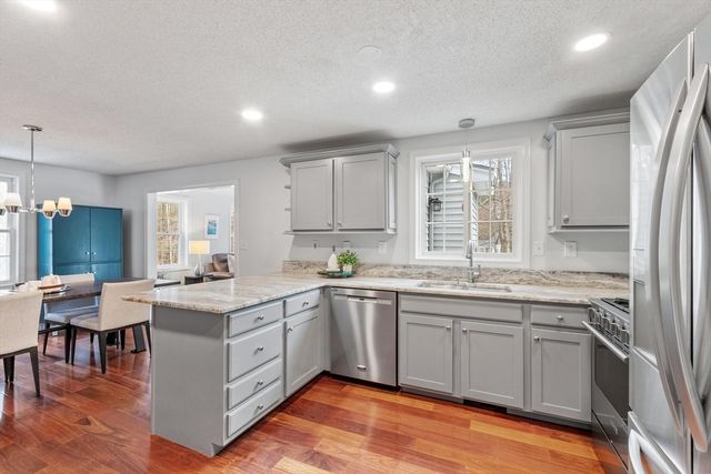 5 Maura Circle, Westford, MA 01886