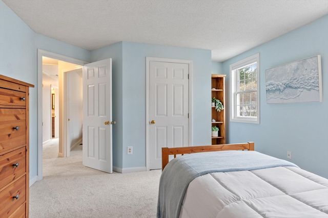 5 Maura Circle, Westford, MA 01886