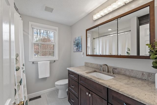 5 Maura Circle, Westford, MA 01886