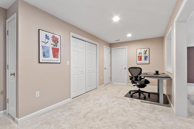 5 Maura Circle, Westford, MA 01886