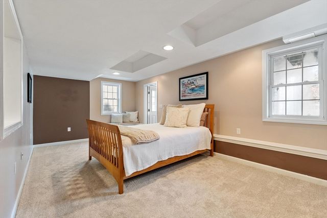 5 Maura Circle, Westford, MA 01886