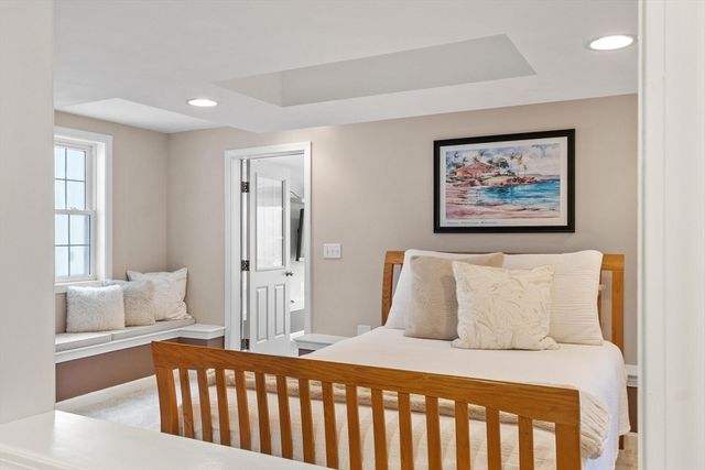 5 Maura Circle, Westford, MA 01886