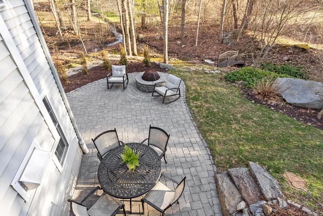 5 Maura Circle, Westford, MA 01886