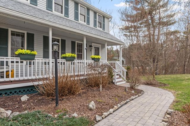 5 Maura Circle, Westford, MA 01886