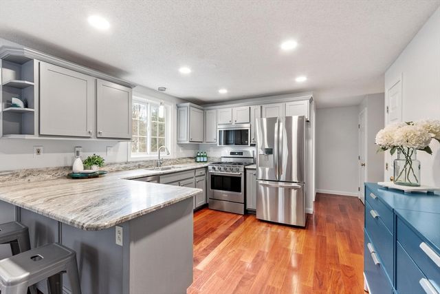 5 Maura Circle, Westford, MA 01886