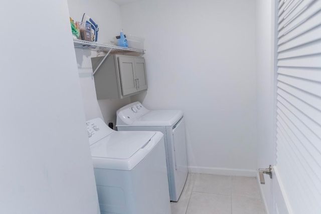 2025 Sugar Maples Dr, Riviera Beach, FL 33410