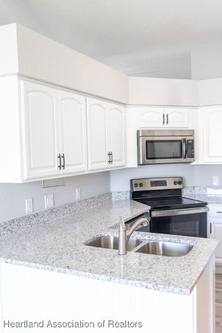 2992 Oaks Bend, Bowling Green, FL 33834