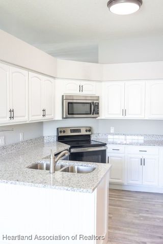 2992 Oaks Bend, Bowling Green, FL 33834