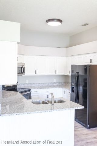 2992 Oaks Bend, Bowling Green, FL 33834