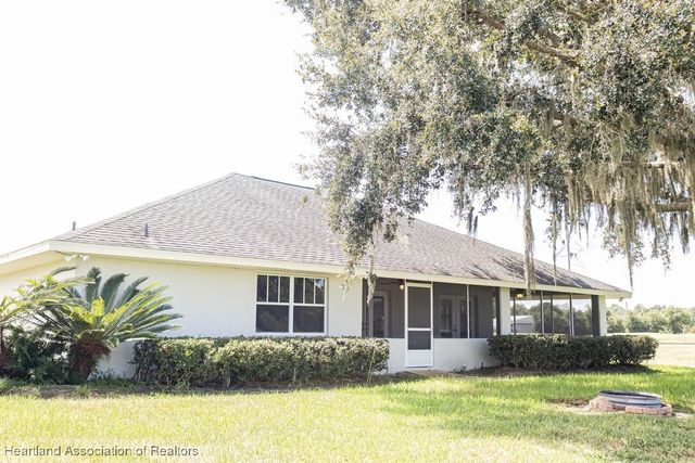 2992 Oaks Bend, Bowling Green, FL 33834