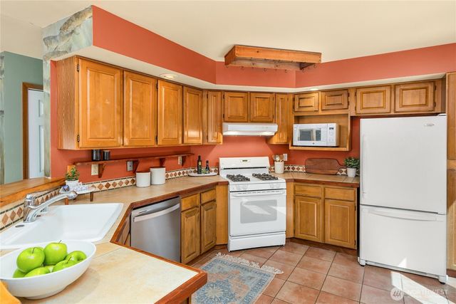 932 NW Nakata Avenue, Bainbridge Island, WA 98110