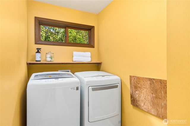 932 NW Nakata Avenue, Bainbridge Island, WA 98110