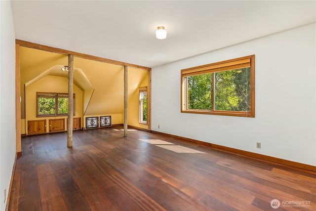 932 NW Nakata Avenue, Bainbridge Island, WA 98110