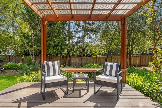 932 NW Nakata Avenue, Bainbridge Island, WA 98110