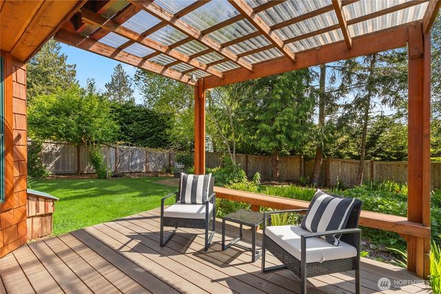 932 NW Nakata Avenue, Bainbridge Island, WA 98110