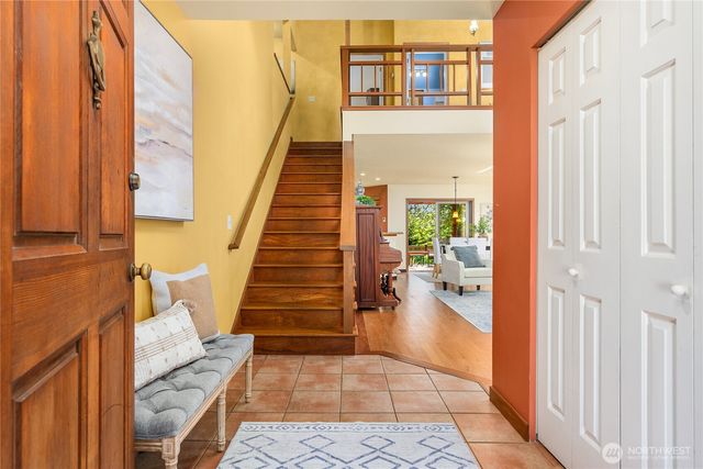 932 NW Nakata Avenue, Bainbridge Island, WA 98110