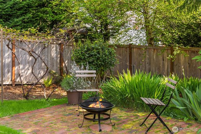 932 NW Nakata Avenue, Bainbridge Island, WA 98110