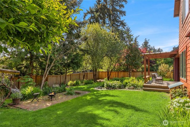 932 NW Nakata Avenue, Bainbridge Island, WA 98110