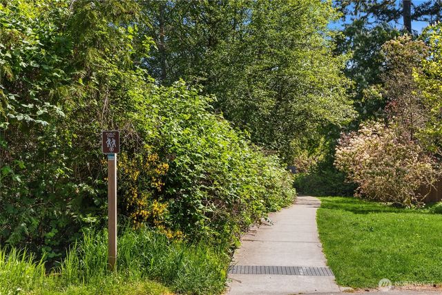 932 NW Nakata Avenue, Bainbridge Island, WA 98110