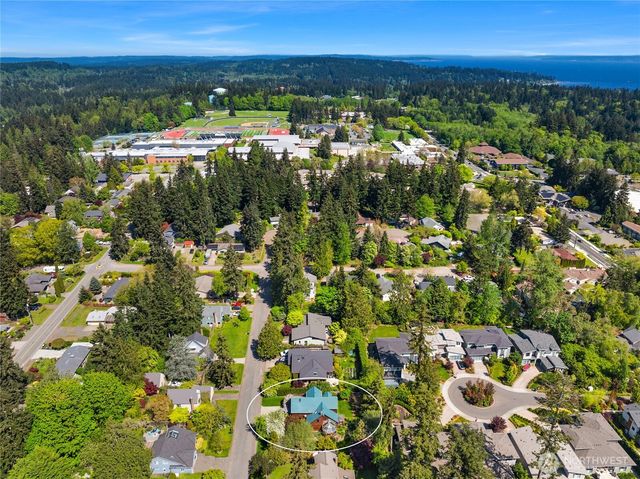 932 NW Nakata Avenue, Bainbridge Island, WA 98110