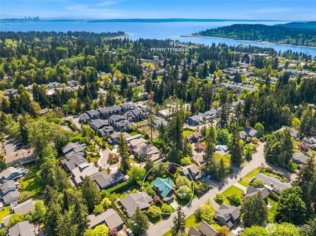932 NW Nakata Avenue, Bainbridge Island, WA 98110
