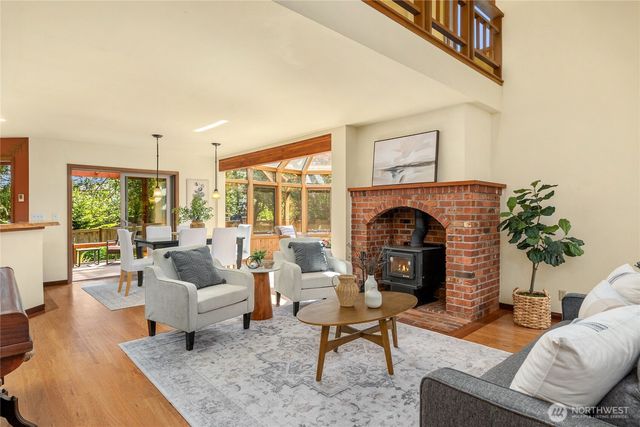 932 NW Nakata Avenue, Bainbridge Island, WA 98110