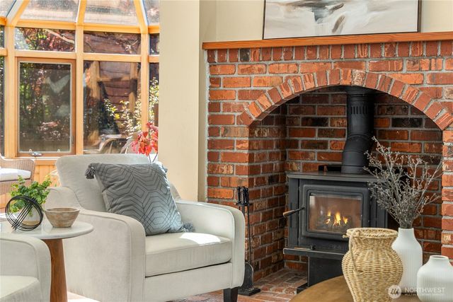932 NW Nakata Avenue, Bainbridge Island, WA 98110