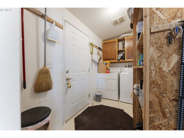 1036 PLYMOUTH Ave, Coos Bay, OR 97420