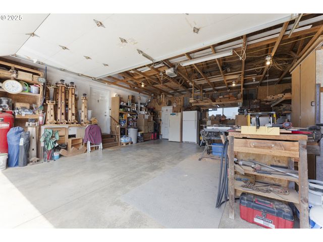 1036 PLYMOUTH Ave, Coos Bay, OR 97420
