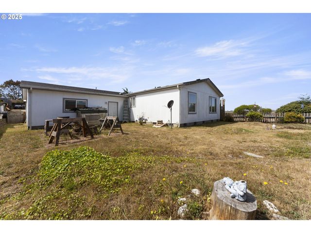 1036 PLYMOUTH Ave, Coos Bay, OR 97420