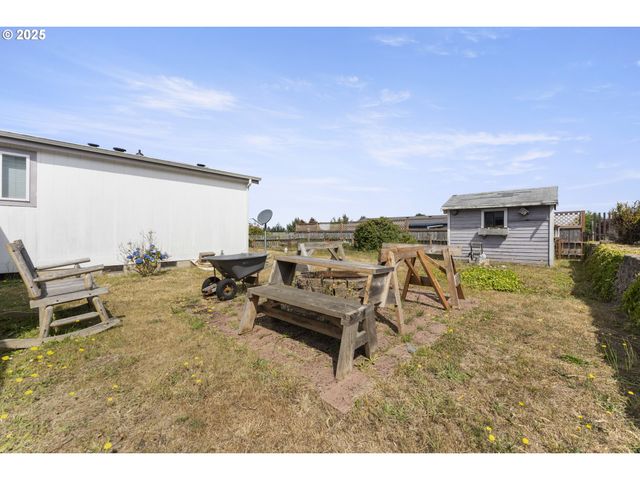 1036 PLYMOUTH Ave, Coos Bay, OR 97420