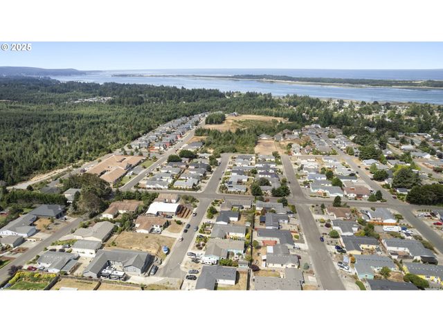 1036 PLYMOUTH Ave, Coos Bay, OR 97420
