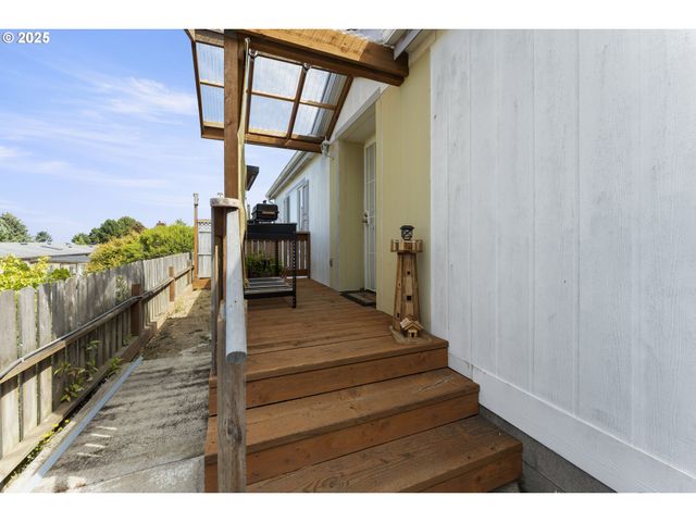 1036 PLYMOUTH Ave, Coos Bay, OR 97420