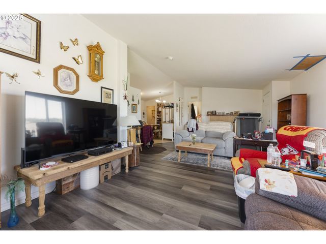1036 PLYMOUTH Ave, Coos Bay, OR 97420