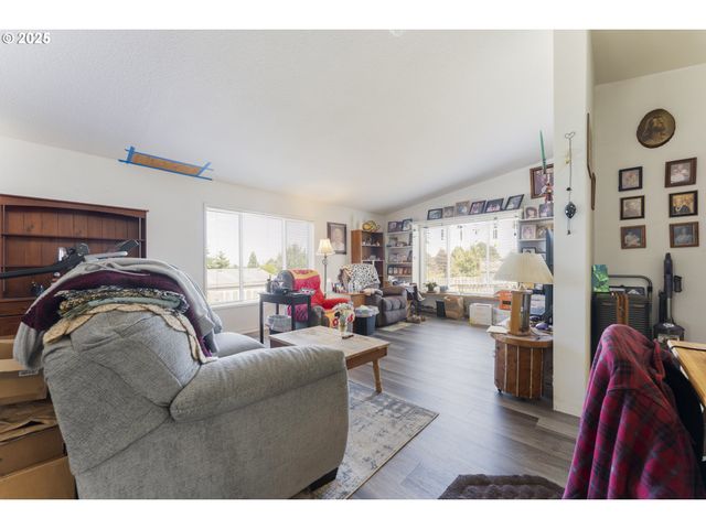 1036 PLYMOUTH Ave, Coos Bay, OR 97420