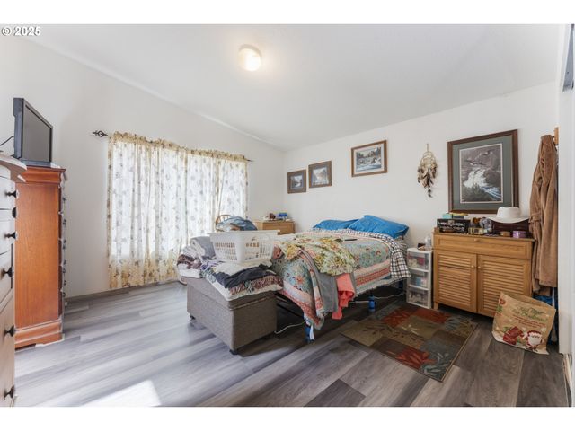 1036 PLYMOUTH Ave, Coos Bay, OR 97420